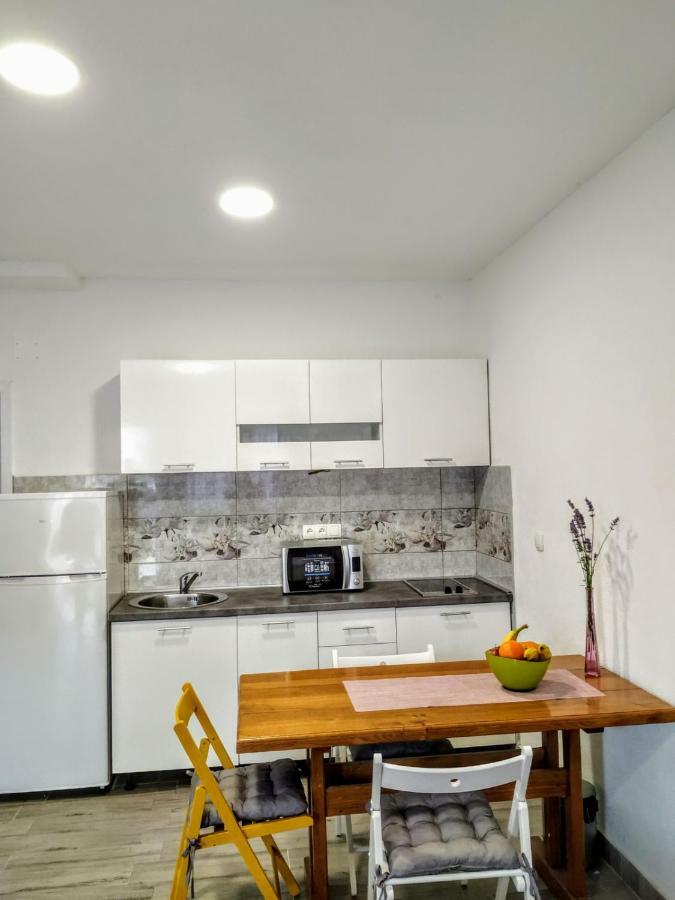 Studio Apartman Violeta II - 50M From The Beach Trogir Exterior foto