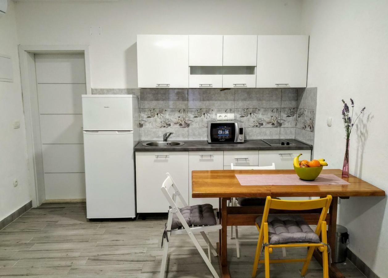 Studio Apartman Violeta II - 50M From The Beach Trogir Exterior foto